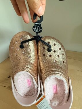 CROCS Kids Glitter Lined Clogs in Rose Gold